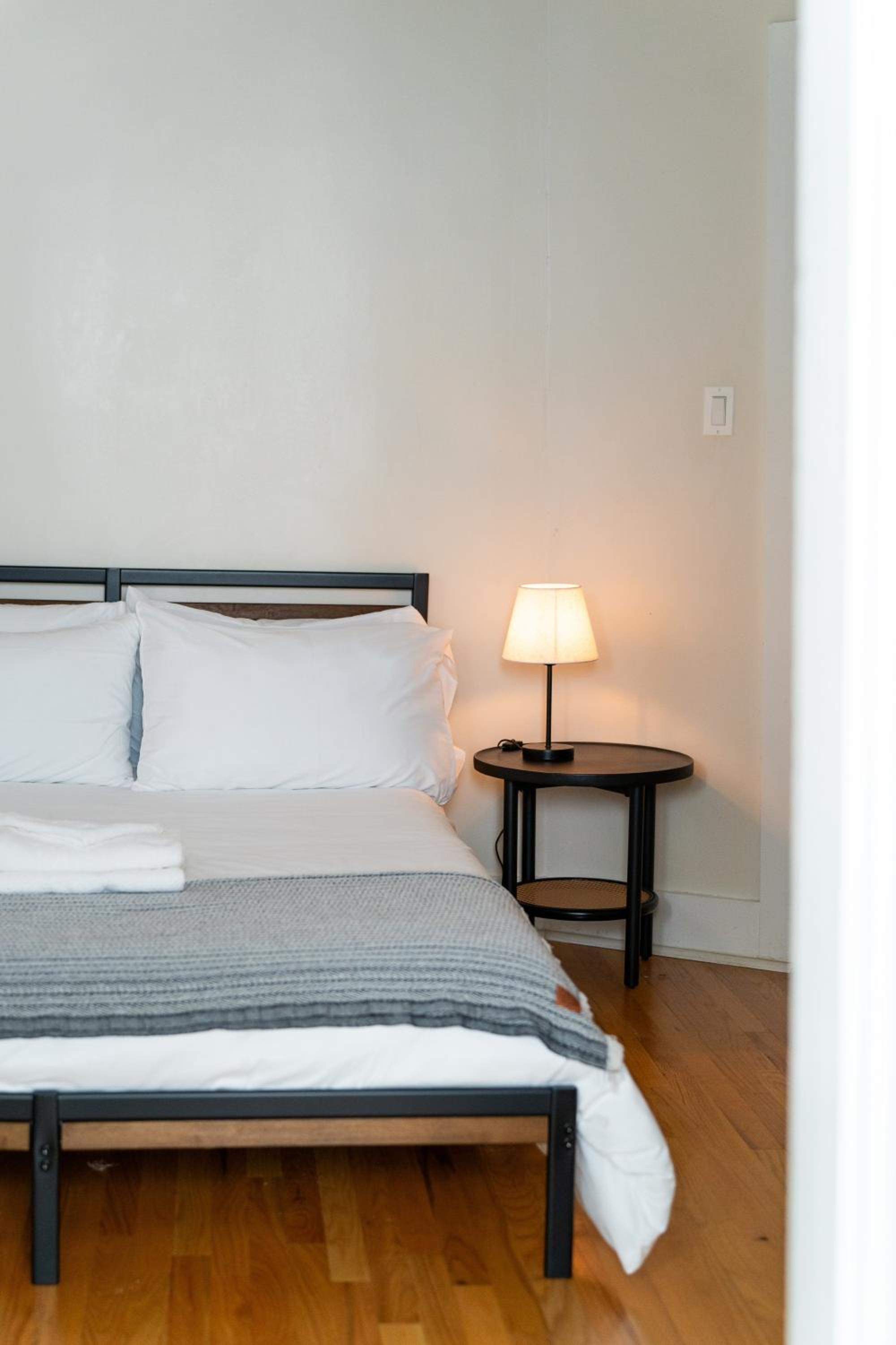 Chicago Vacations - Flexhome Bucktown 2BR C2 - Property Image 13