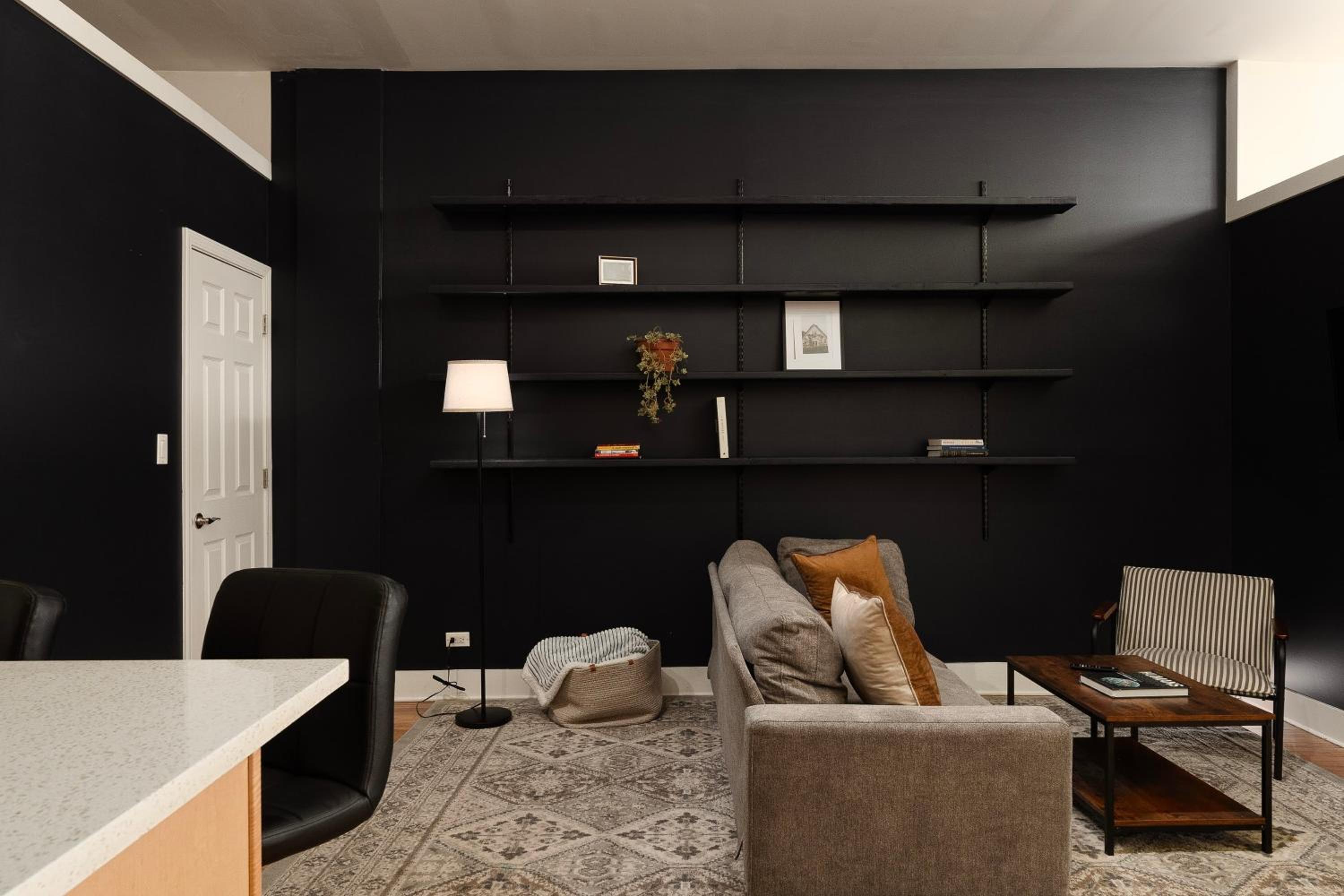 Chicago Vacations - Flexhome Bucktown 2BR C2 - Property Image 3