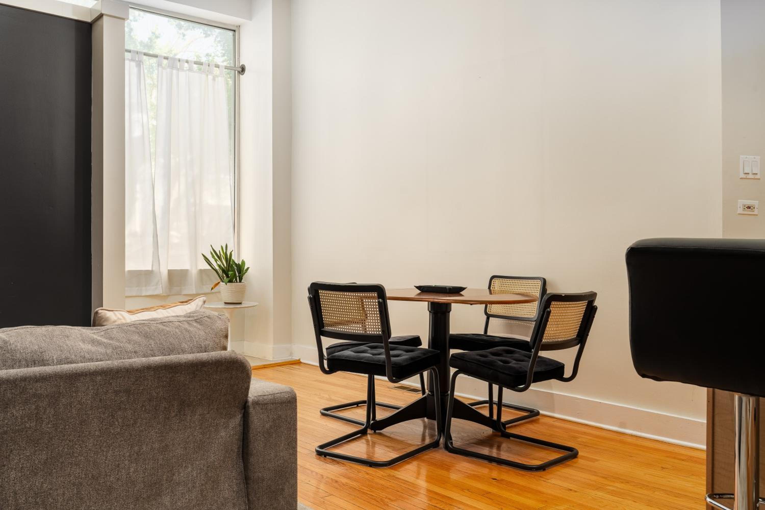 Chicago Vacations - Flexhome Bucktown 2BR C2 - Property Image 27