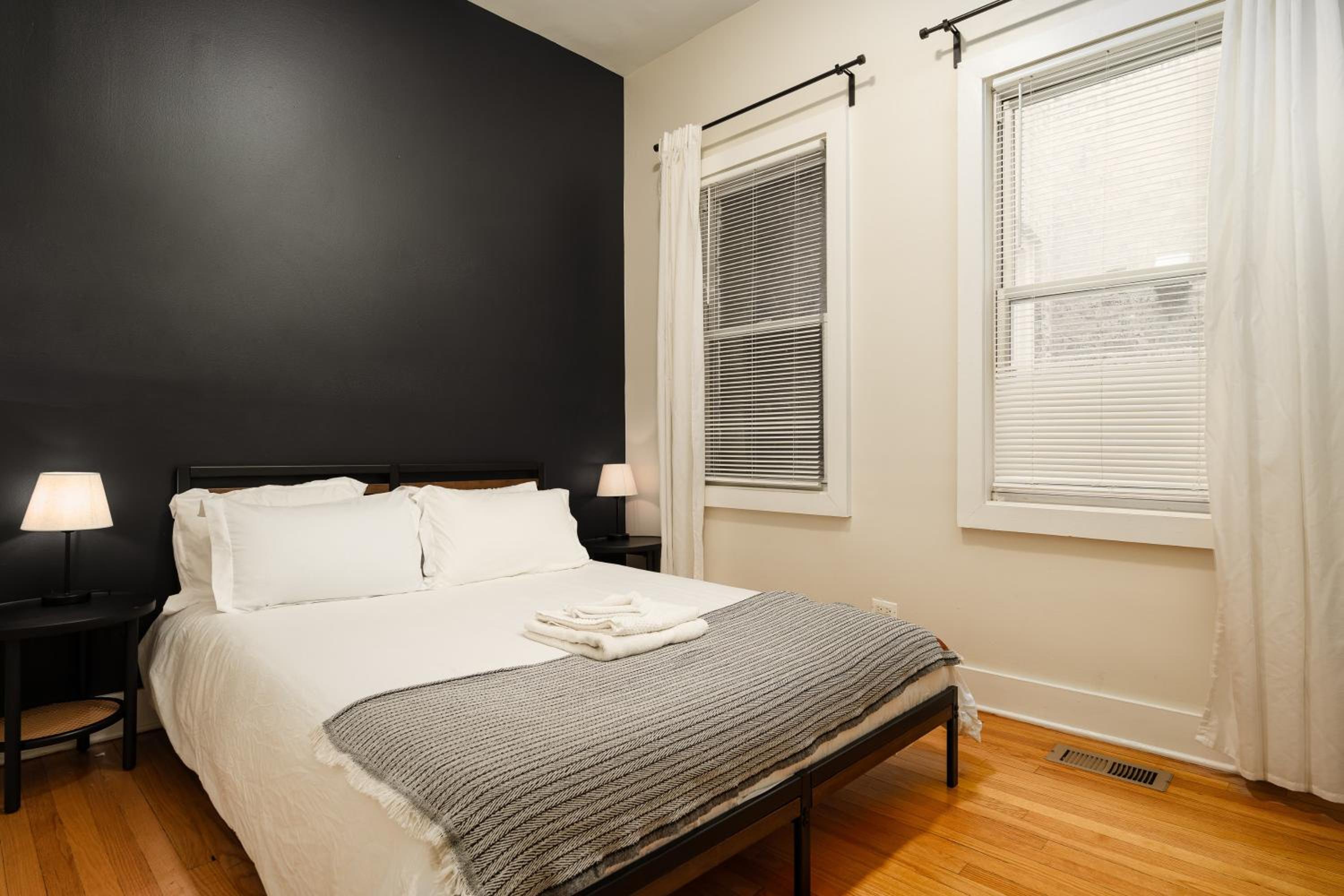 Chicago Vacations - Flexhome Bucktown 2BR C2 - Property Image 19