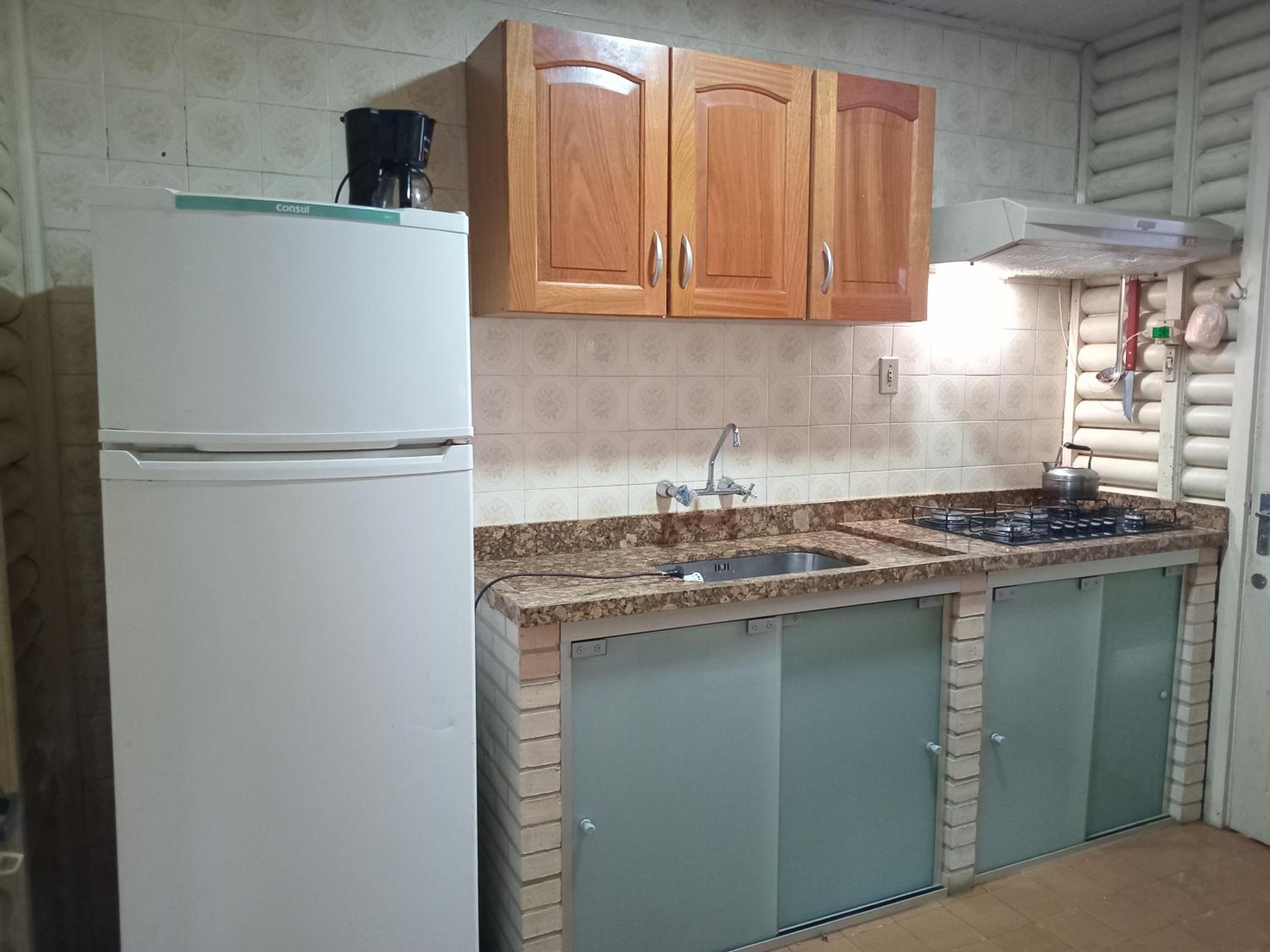 Chalé alpino em canela rs todo mobiliado com cozinha lareira split Wi-Fi 2 quartos perto do centro