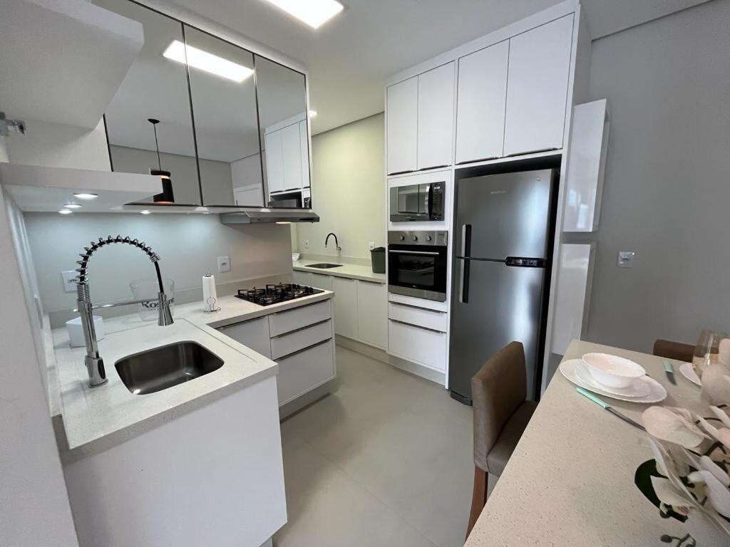 Cód 90 · Apartamento a poucos passo do mar