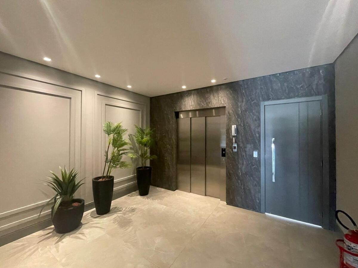 Cód 90 · Apartamento a poucos passo do mar