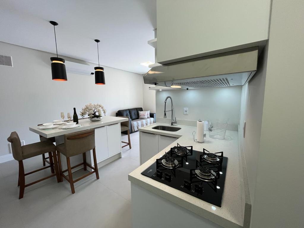 Cód 90 · Apartamento a poucos passo do mar