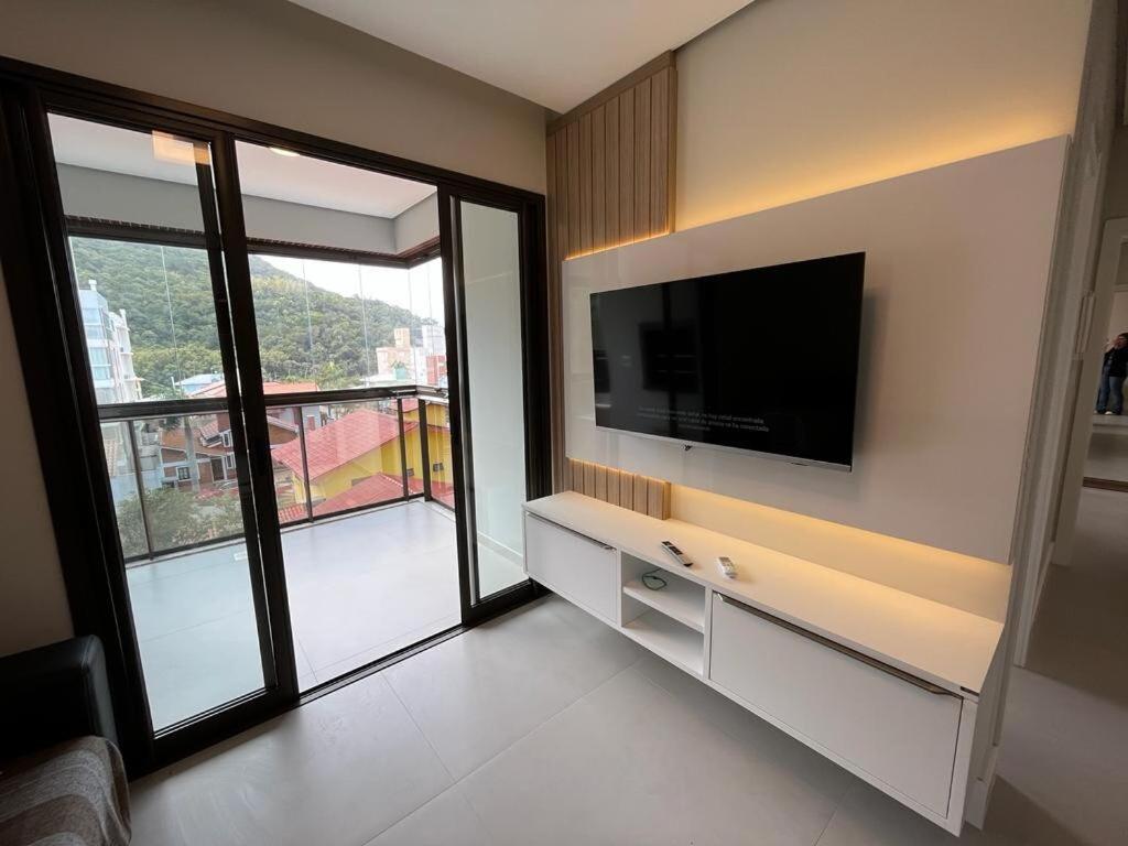 Cód 90 · Apartamento a poucos passo do mar