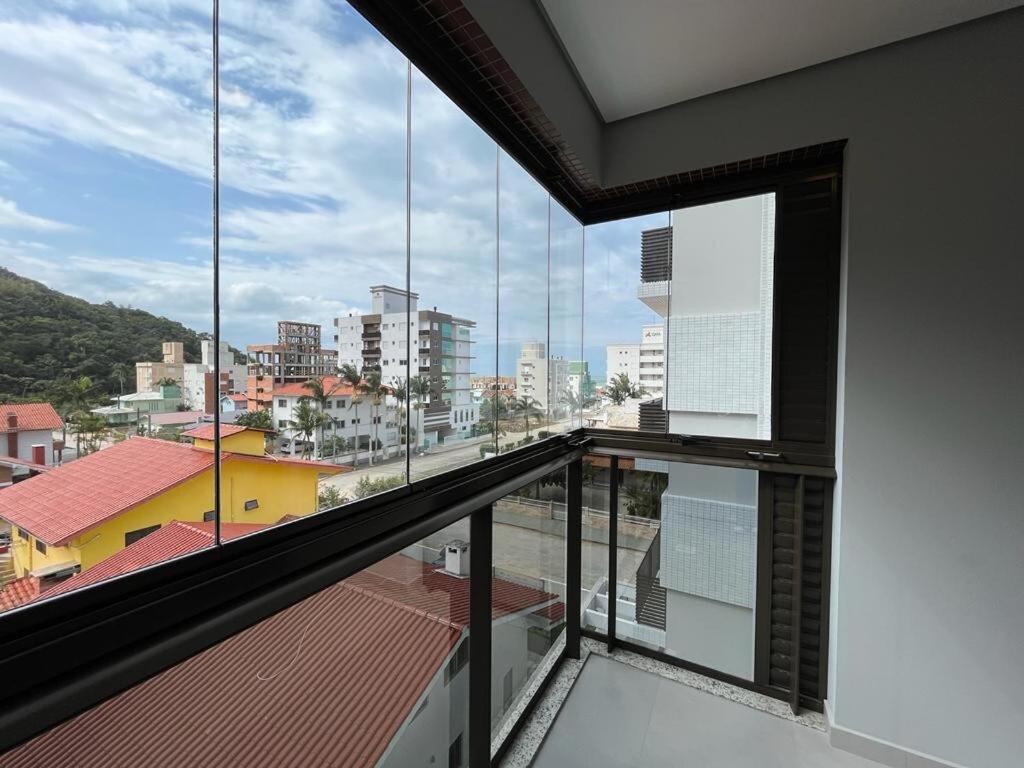 Cód 90 · Apartamento a poucos passo do mar