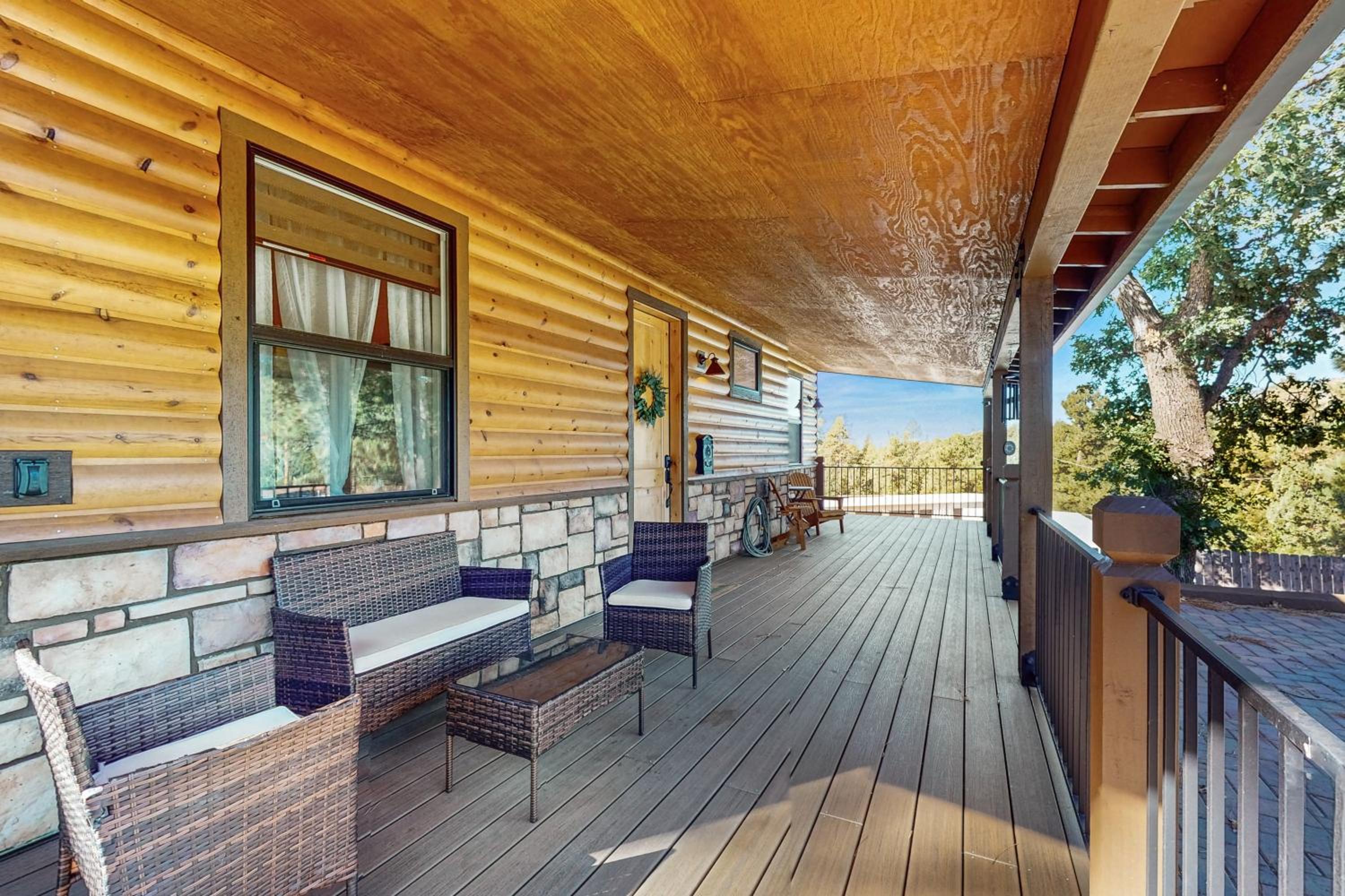 Strawberry Cabin with Hot Tub Near Gila Natl Forest