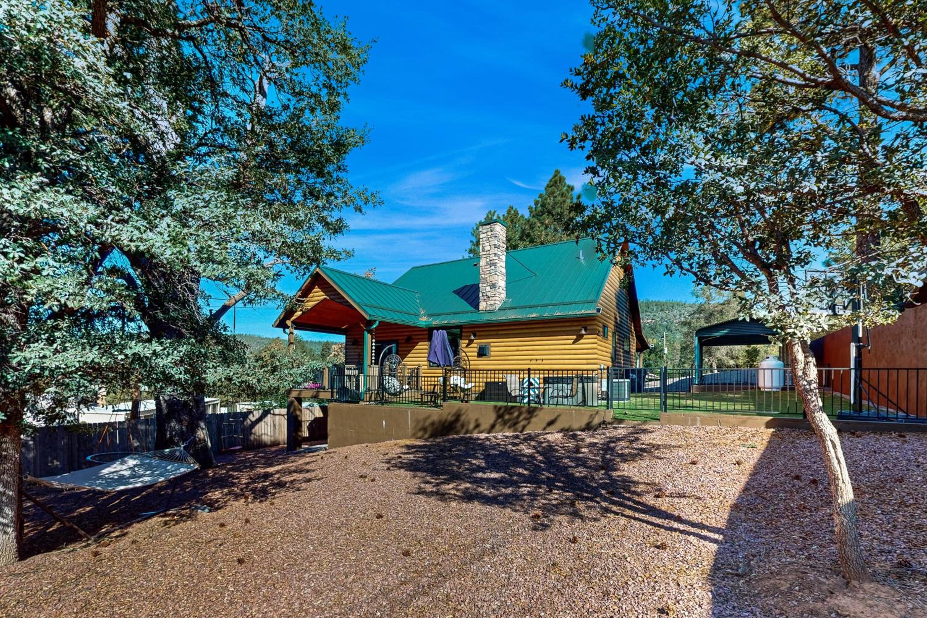 Strawberry Cabin with Hot Tub Near Gila Natl Forest