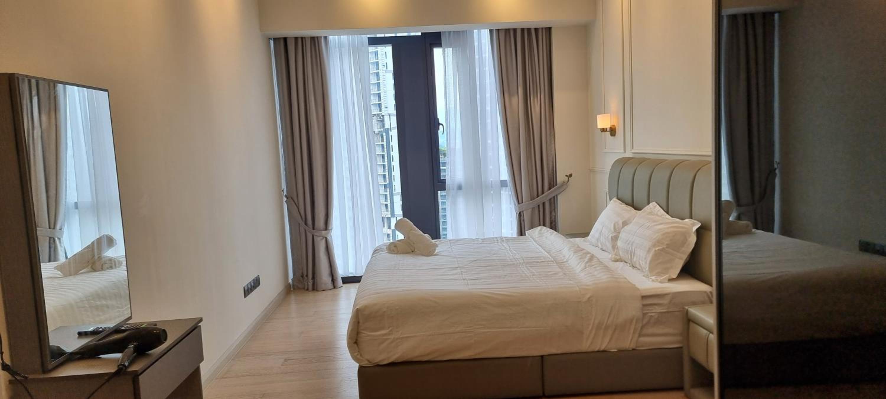 Star Superior KLCC Suite 4-5pax by LavishHome