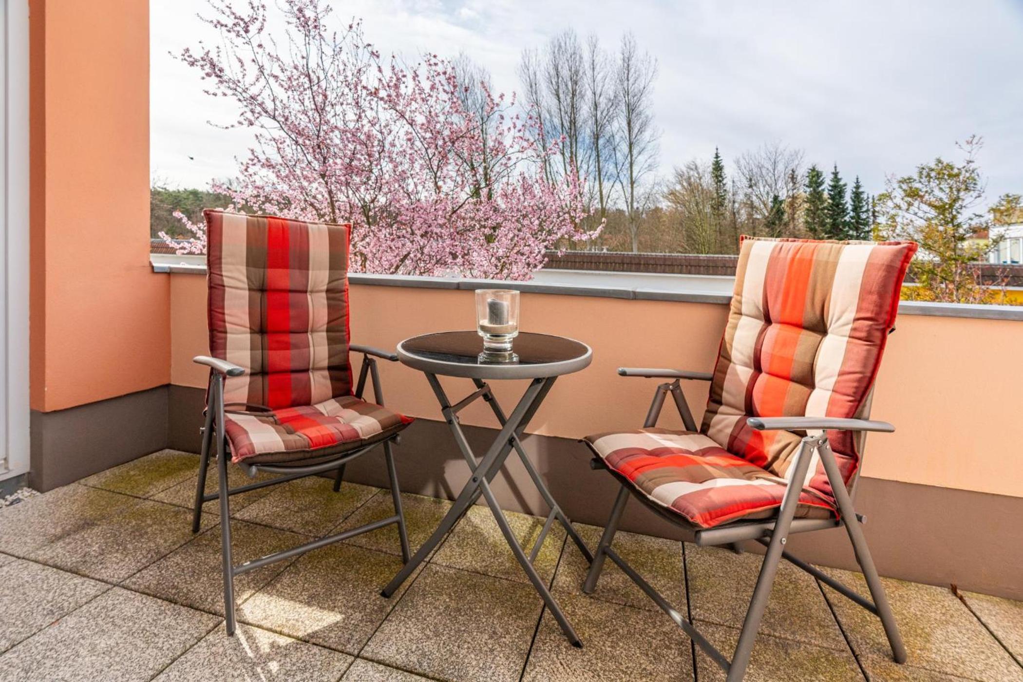 Helle Fewo in toller Lage mit Badewanne und Balkon