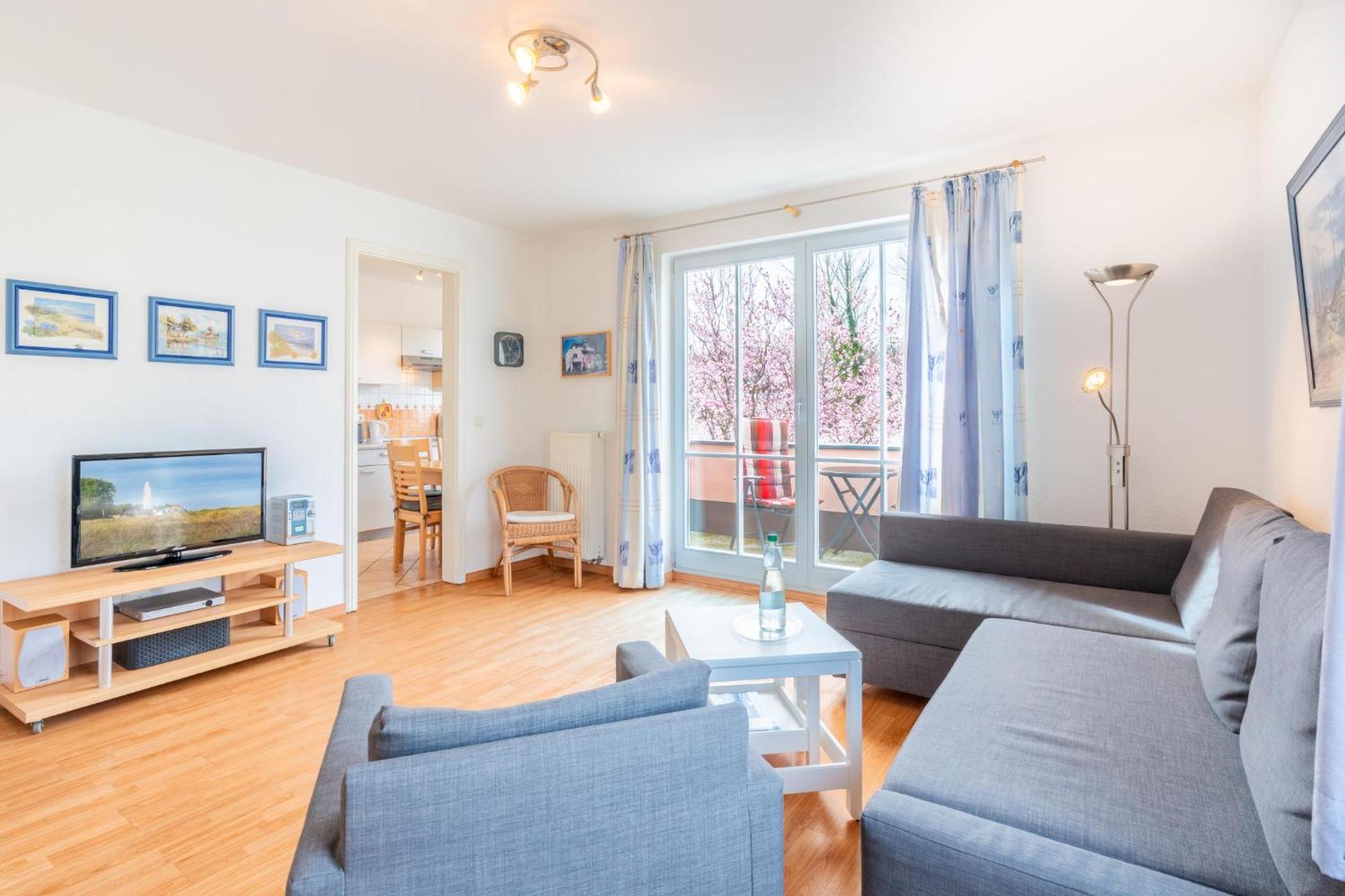Helle Fewo in toller Lage mit Badewanne und Balkon