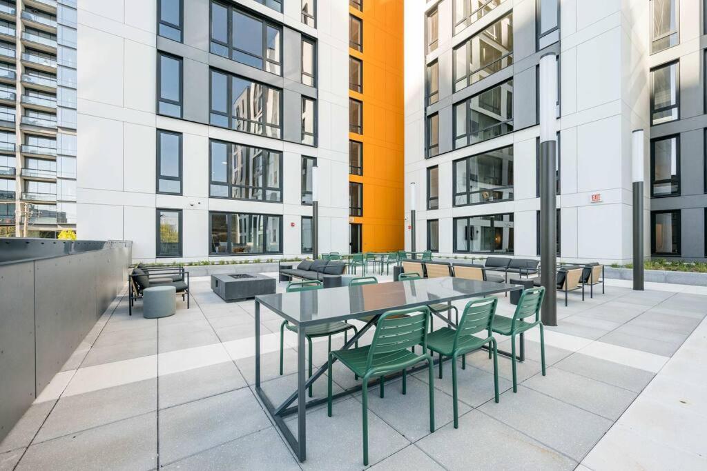 Post Chicago Getaway Ideal 4BR for Groups