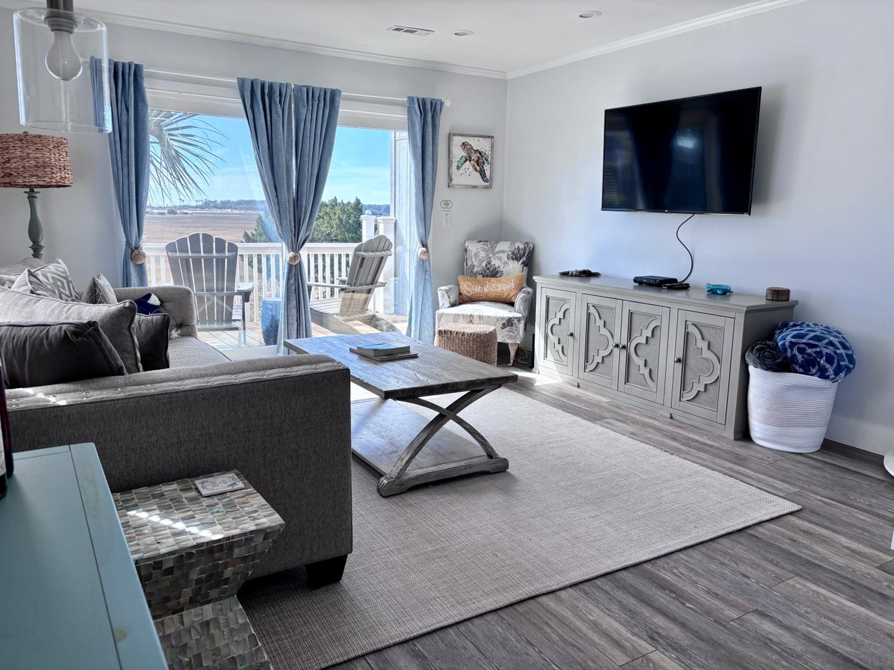 Palmetto Corner, Steps to the Beach view 3