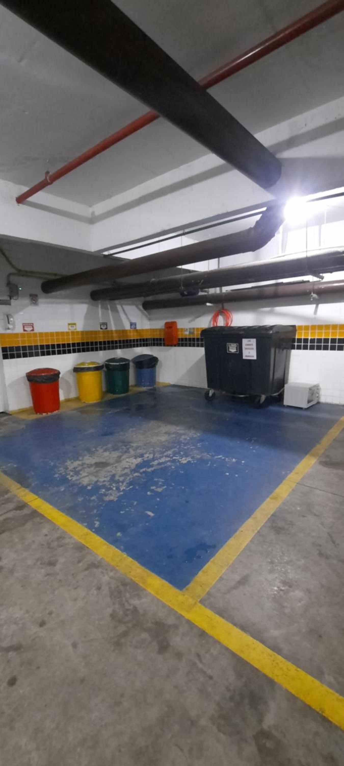 200 metros da praia com ar condicionado e 1 vaga de garagem