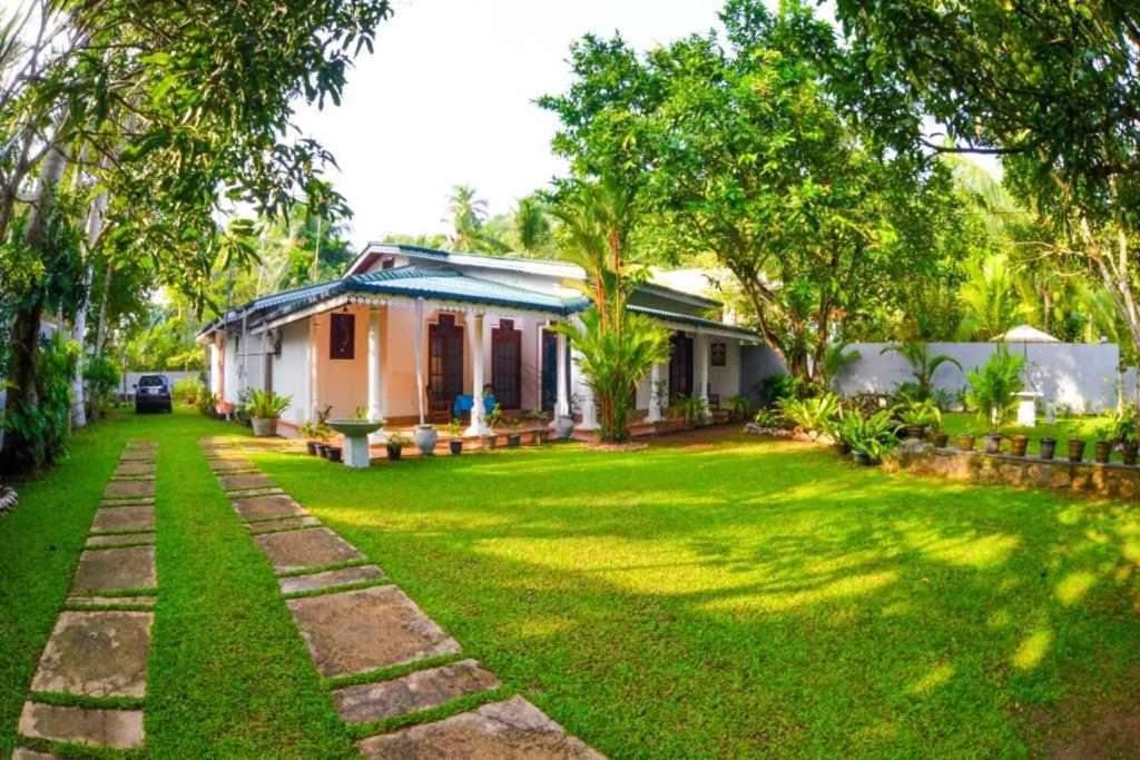 Thambara Villa Unawatuna
