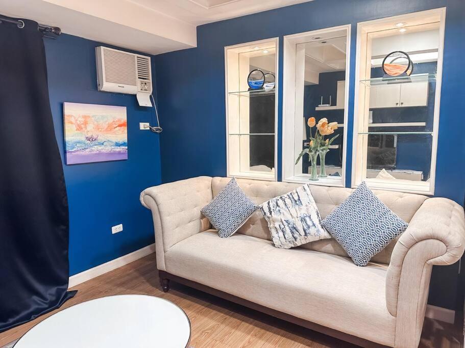 Chic 1 Bedroom Unit upto 4 pax with wifi 50mbps view 2