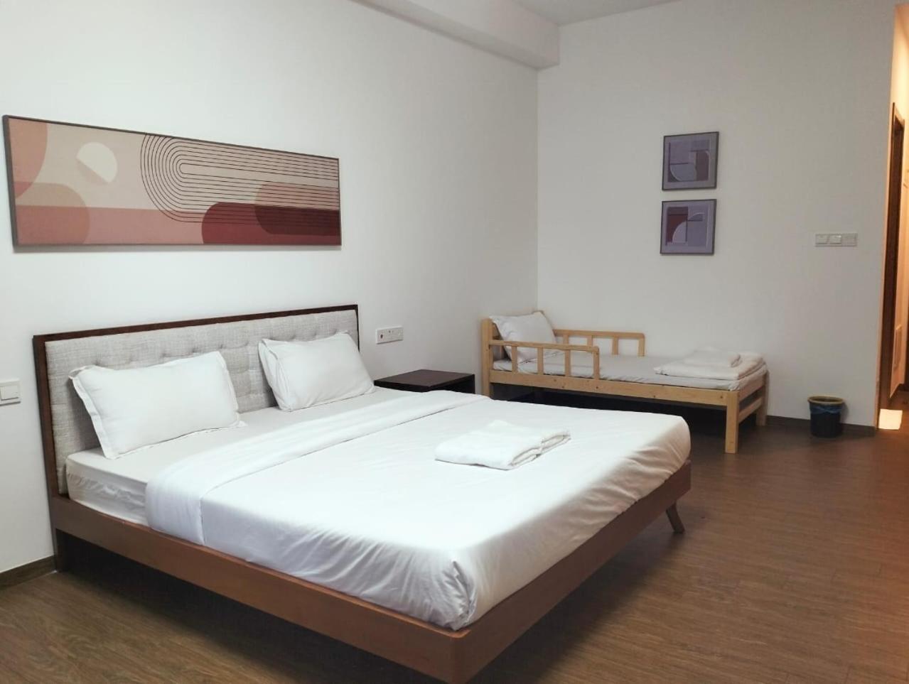 Carnelian Tower Hotel at ForestCity 4109 with WIFI photo 4
