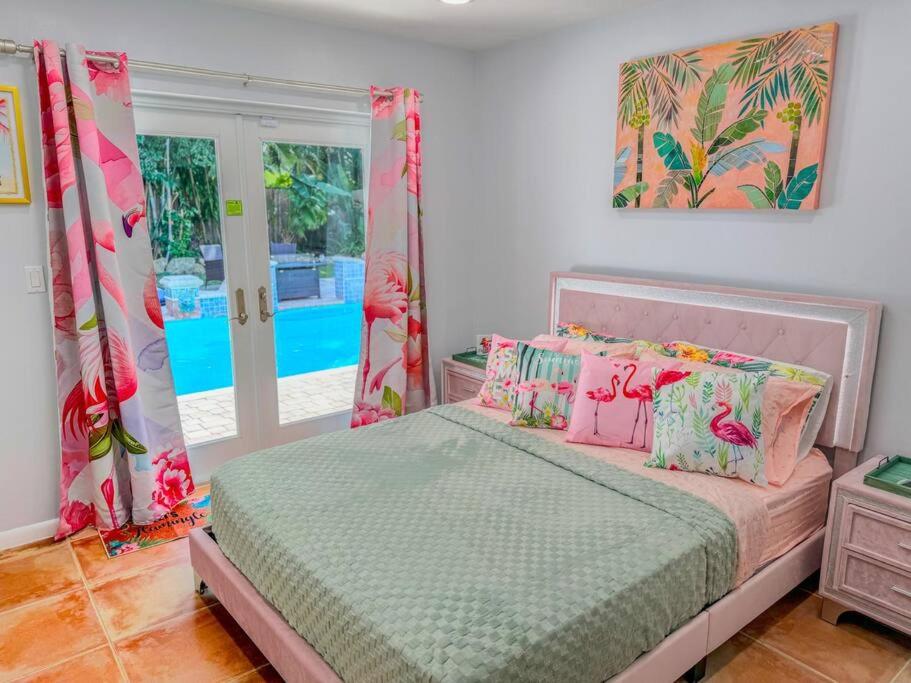 Flamingo Palms