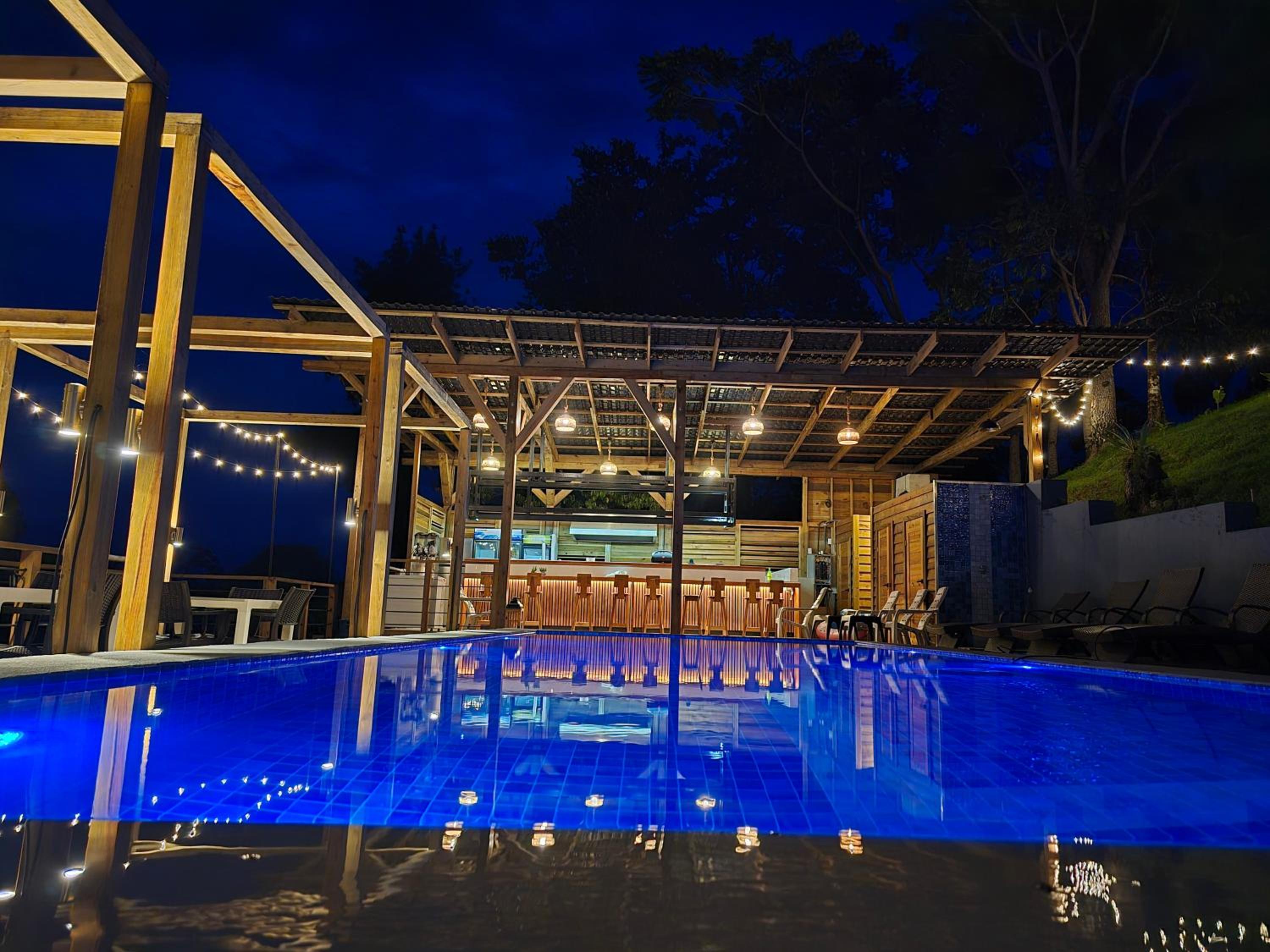 Hotel Bamboo Lodge - Image 1