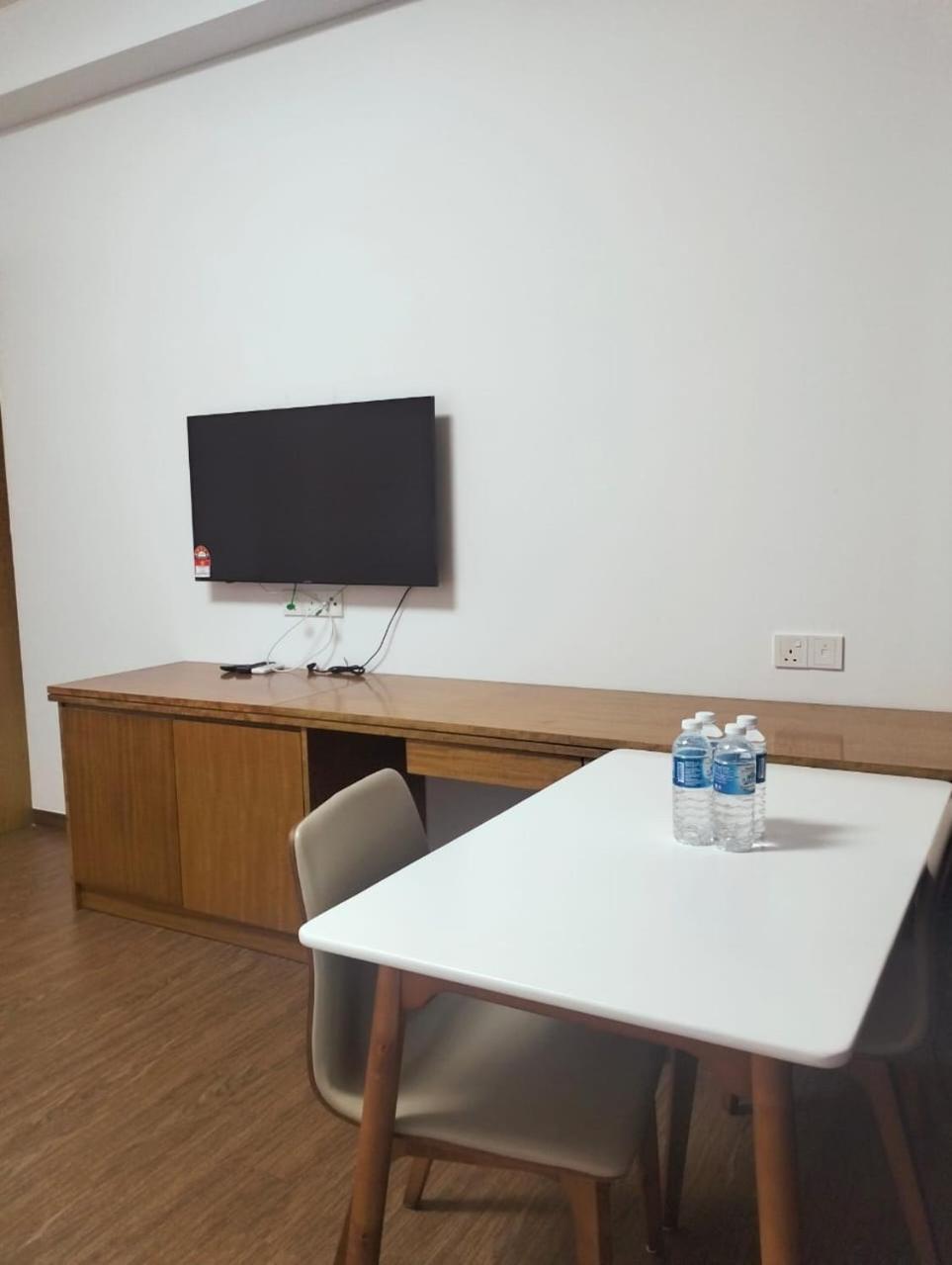 Carnelian Tower Hotel at ForestCity 4109 with WIFI photo 2