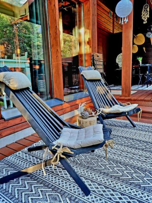 Traditional Wooden Villa, Gloria