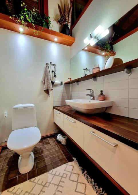 Traditional Wooden Villa, Gloria