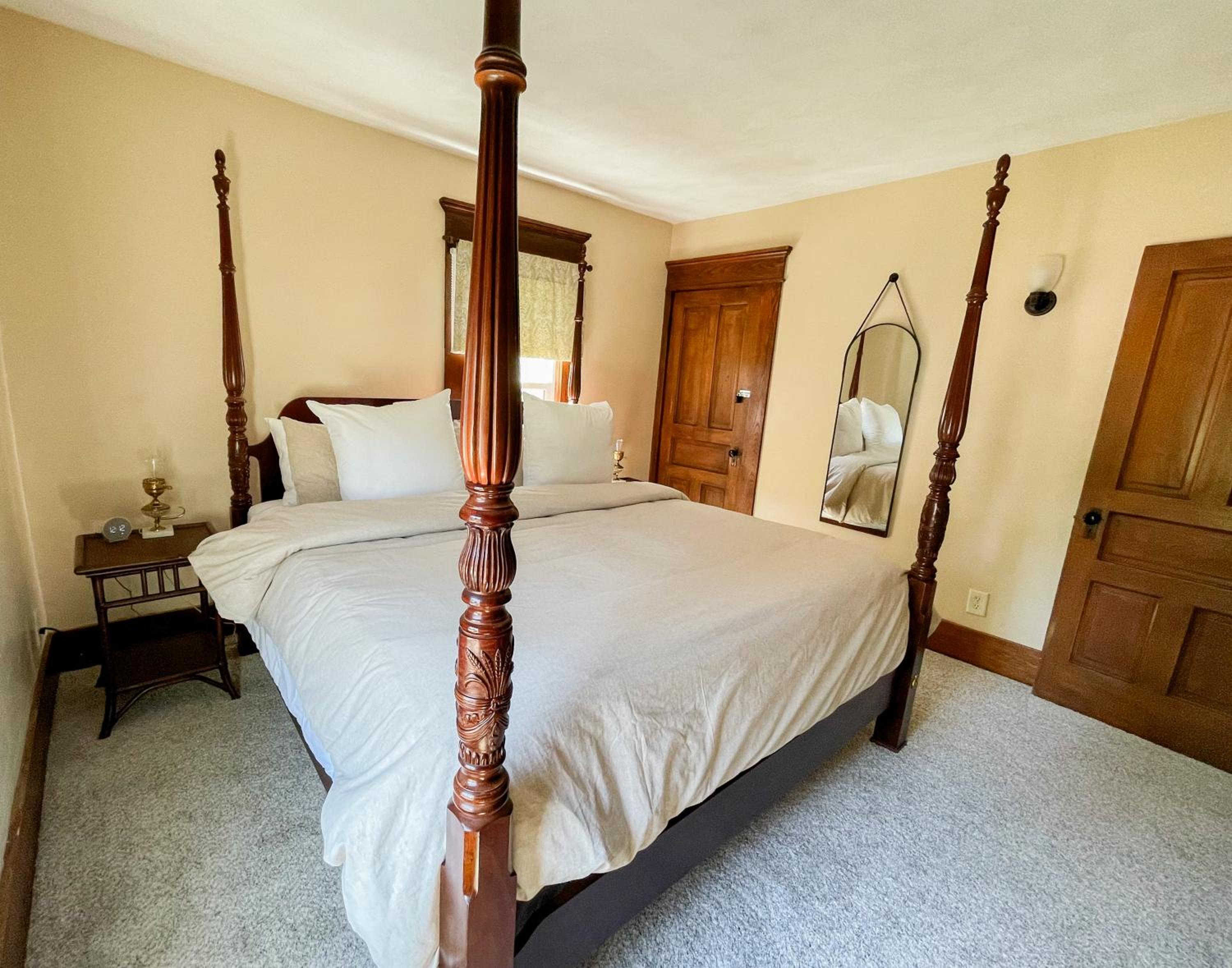 4BR-Beautiful Historic Home view 5