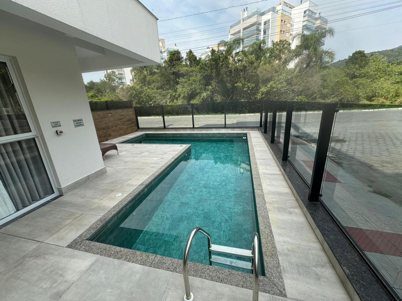 cód 103 - Apartamento com ótima localização