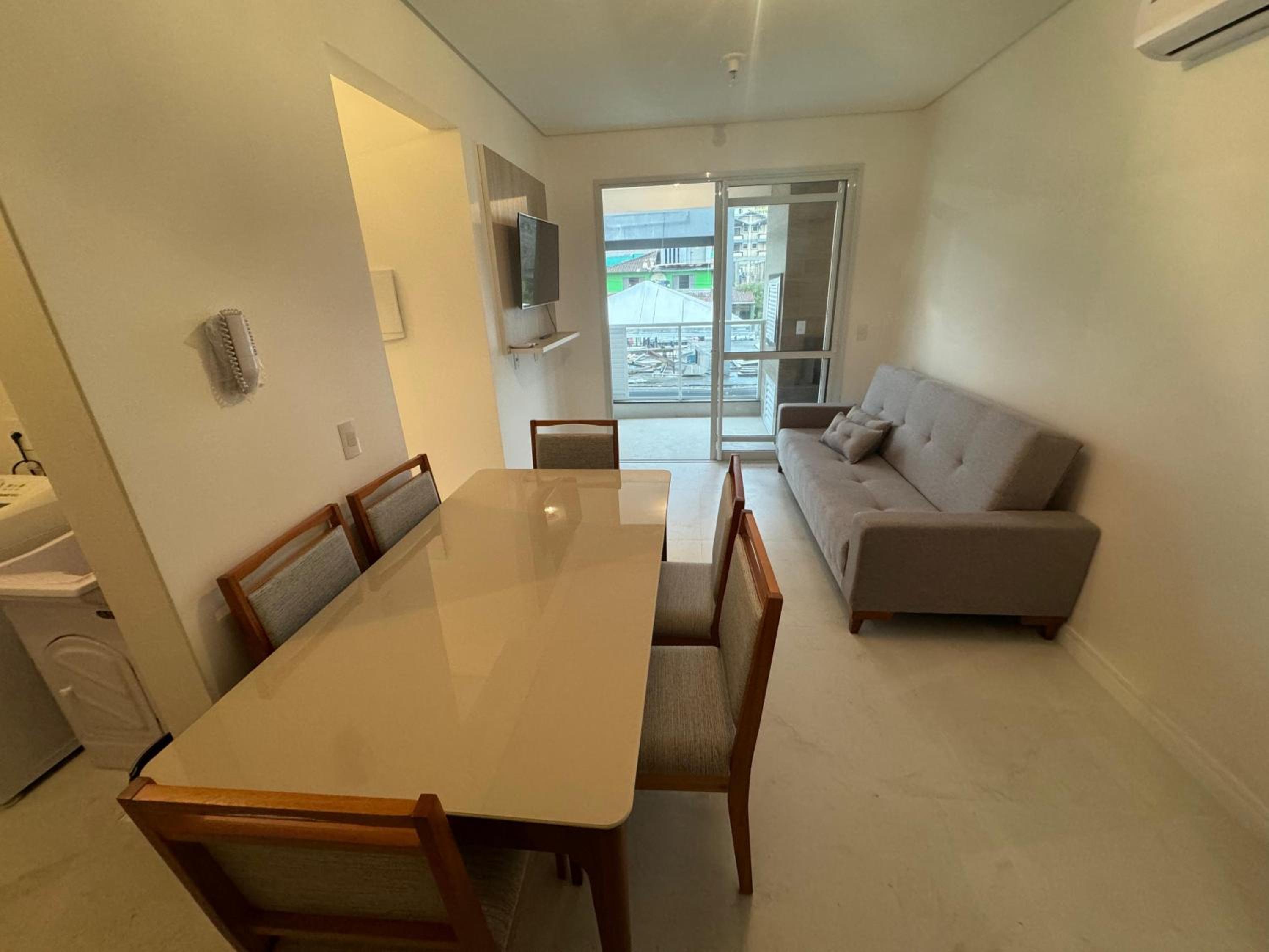 cód 103 - Apartamento com ótima localização