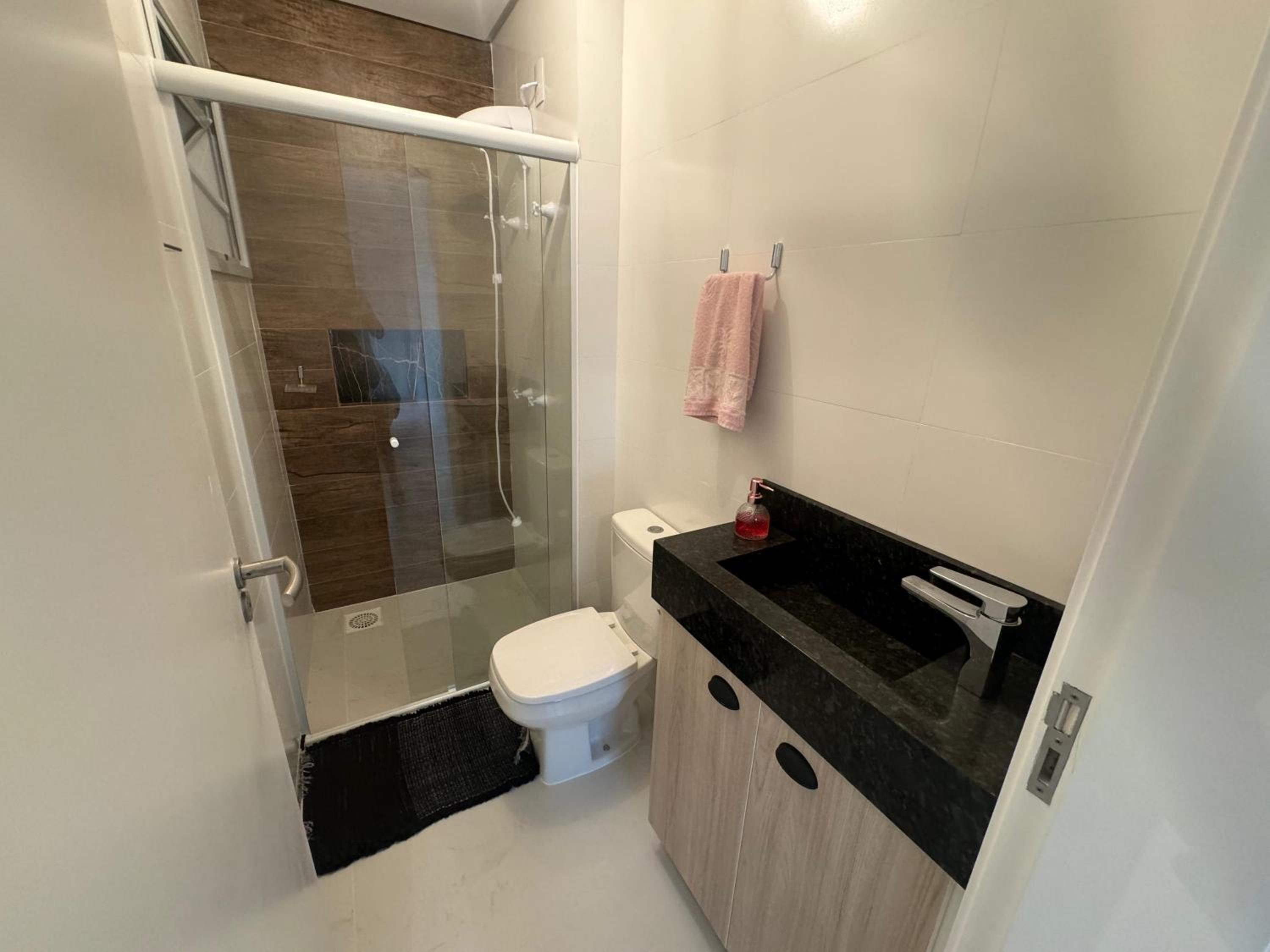 cód 103 - Apartamento com ótima localização