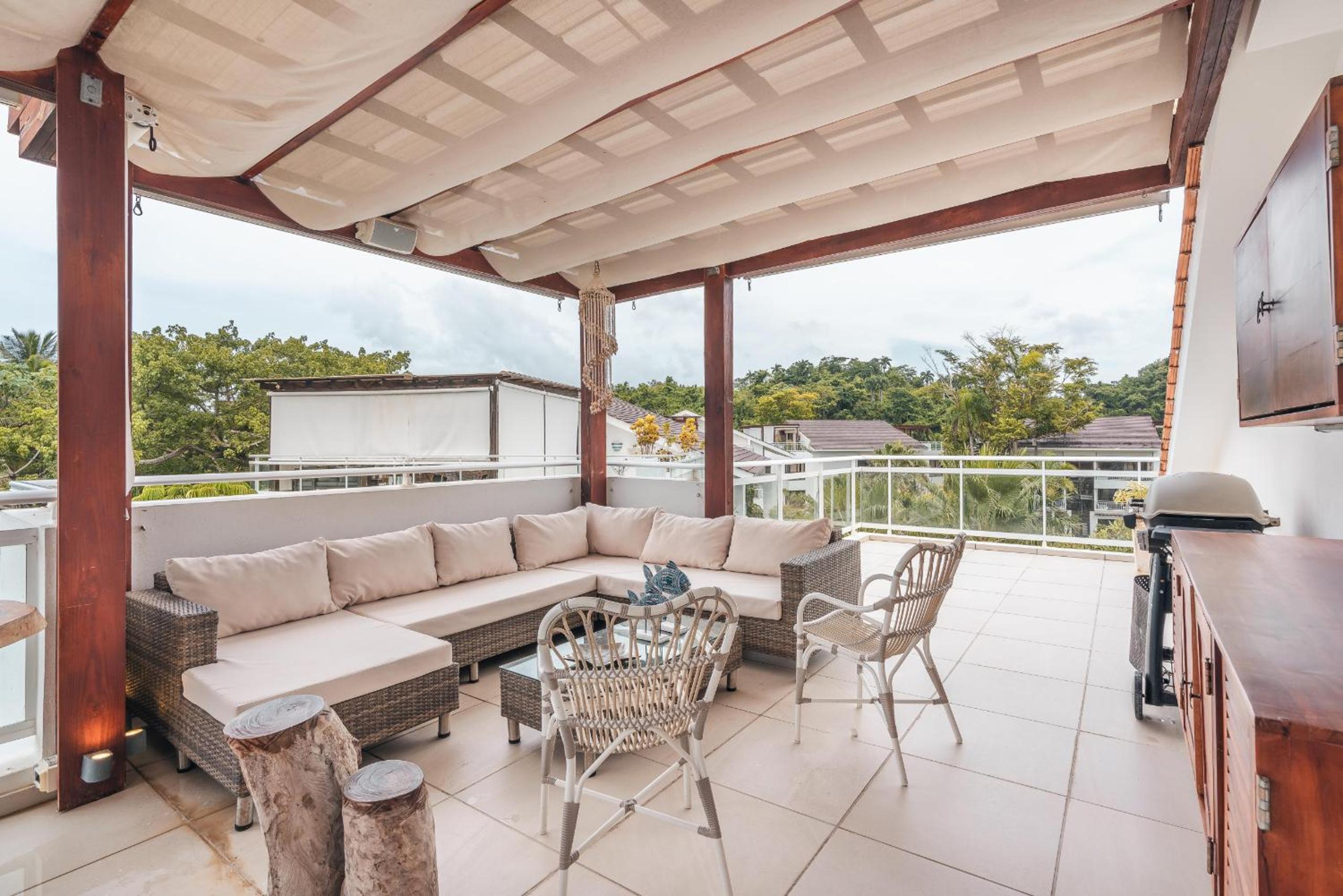Unique gem penthouse in playa bonita
