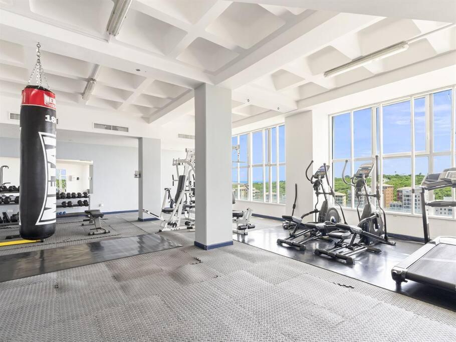 Luxury Lagoon-View Condo Steps to Beach