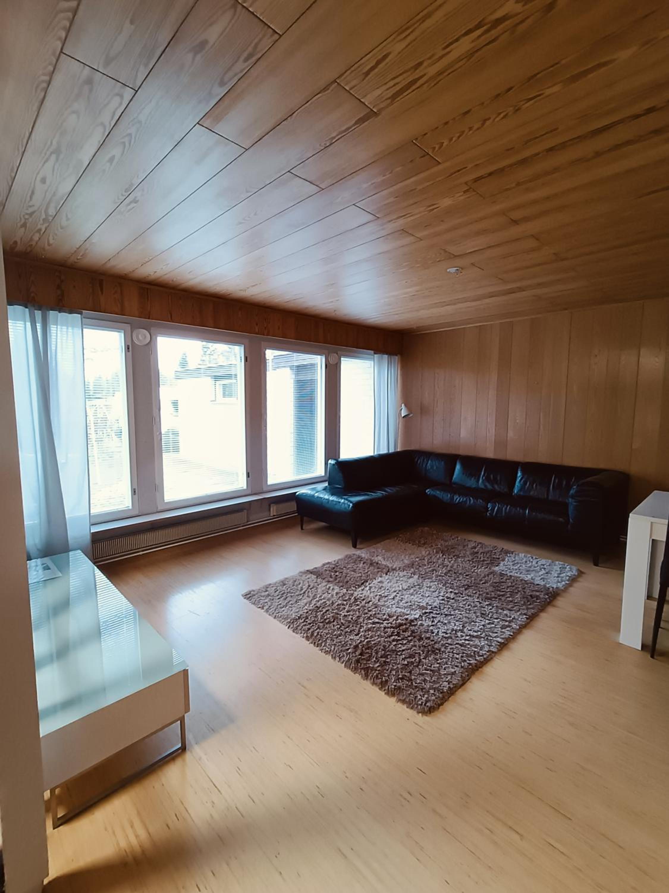 Villa Lingonberry