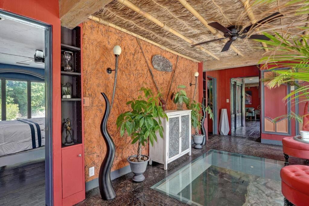 Springfield Vacations - The African Queen - Property Image 13
