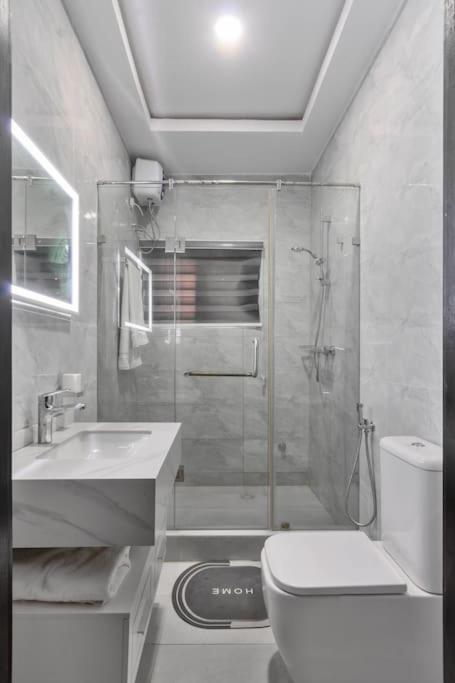 Aston Apartment - Simply Magnificent view 5