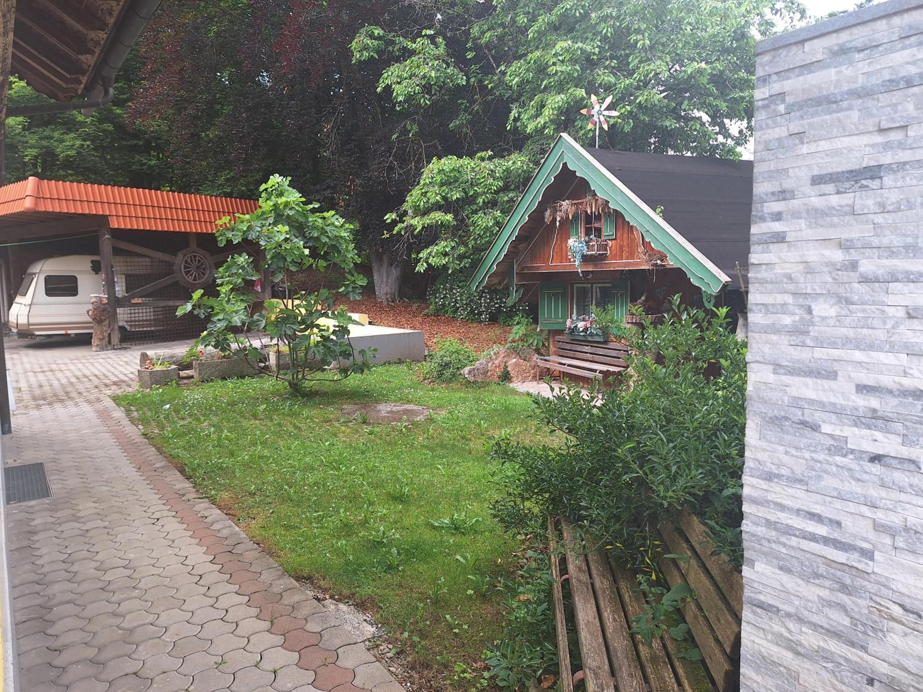 Ganzes Haus mit Almcharakter