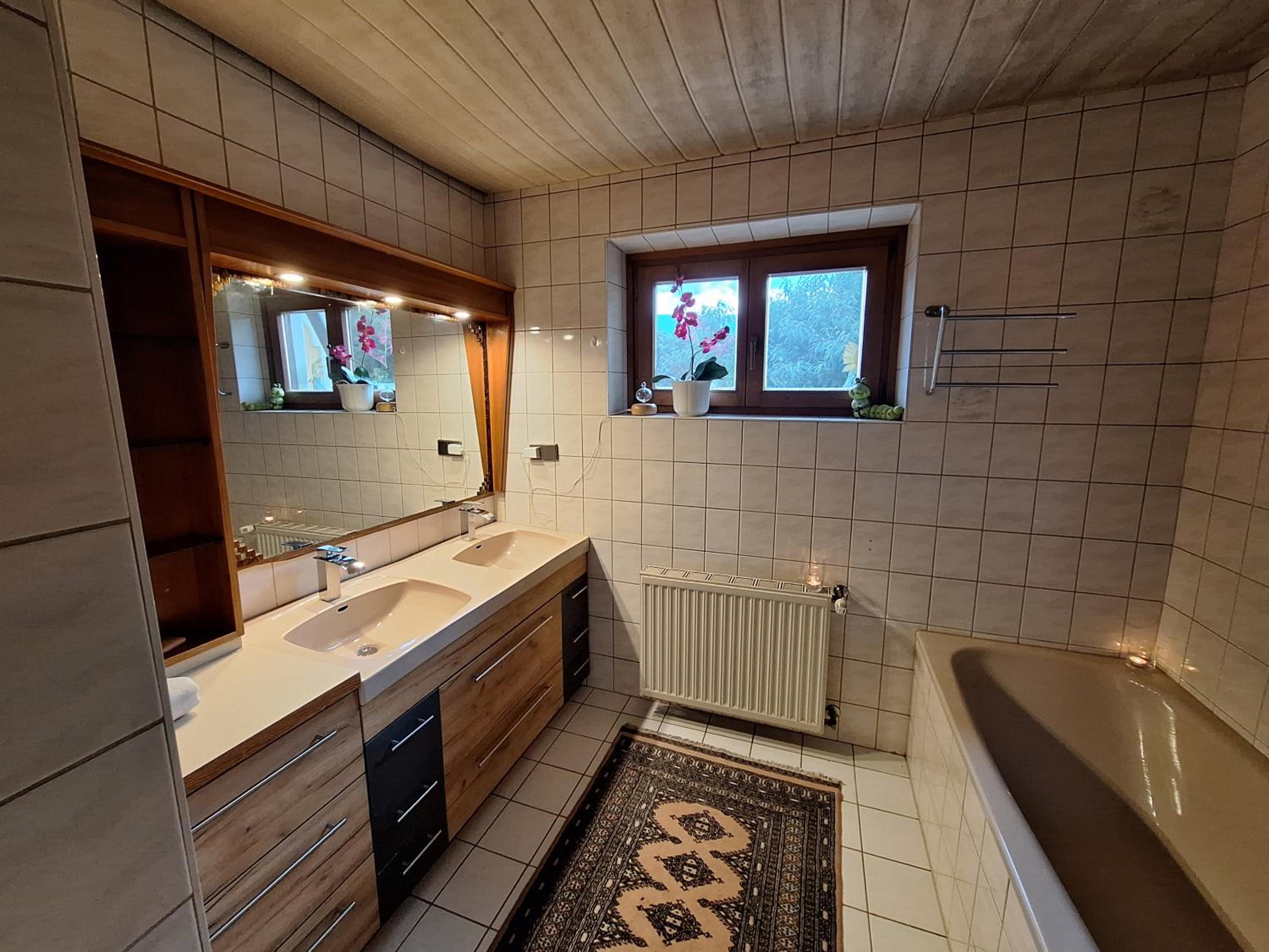 Ganzes Haus mit Almcharakter