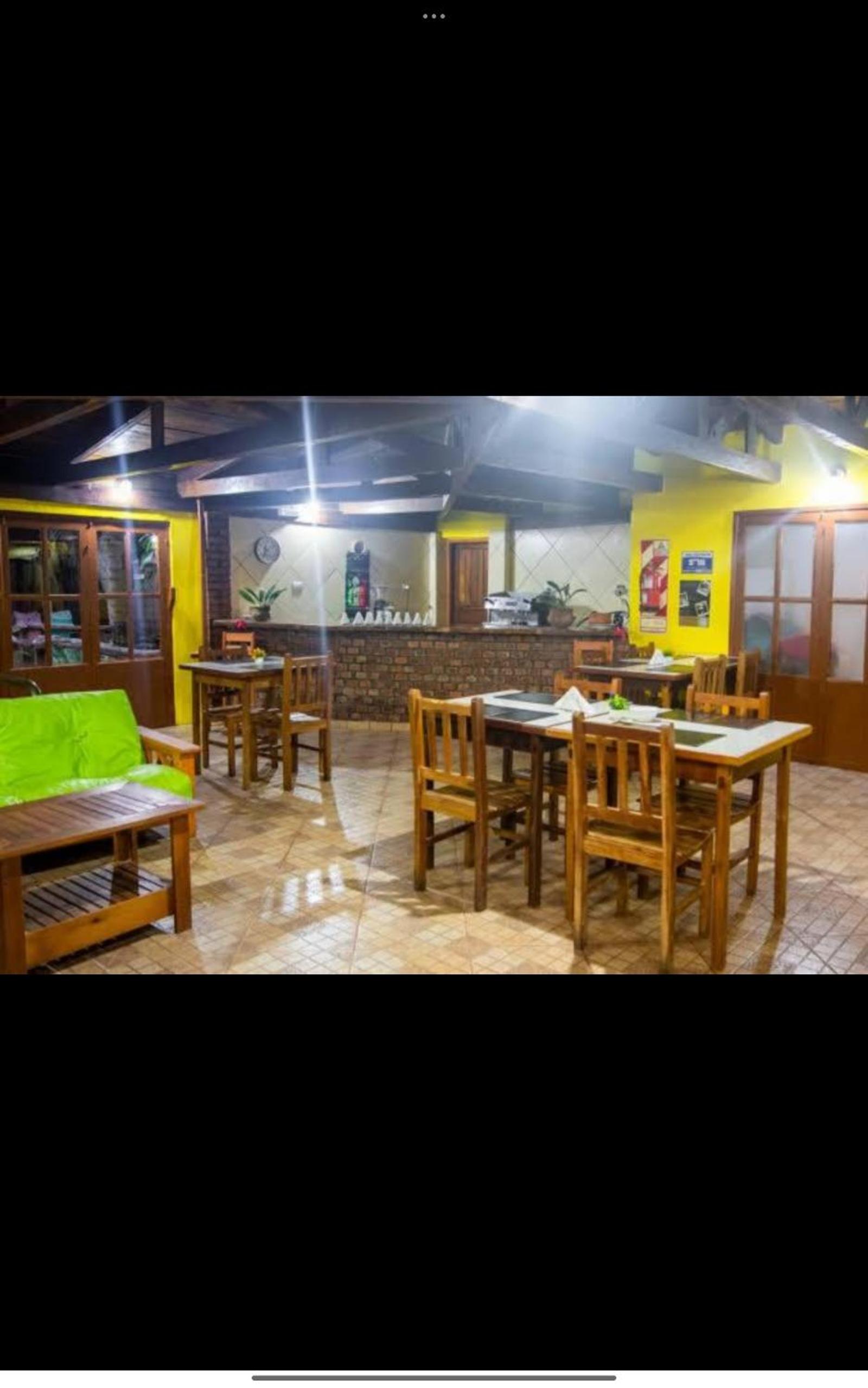 Six Garden Lodge