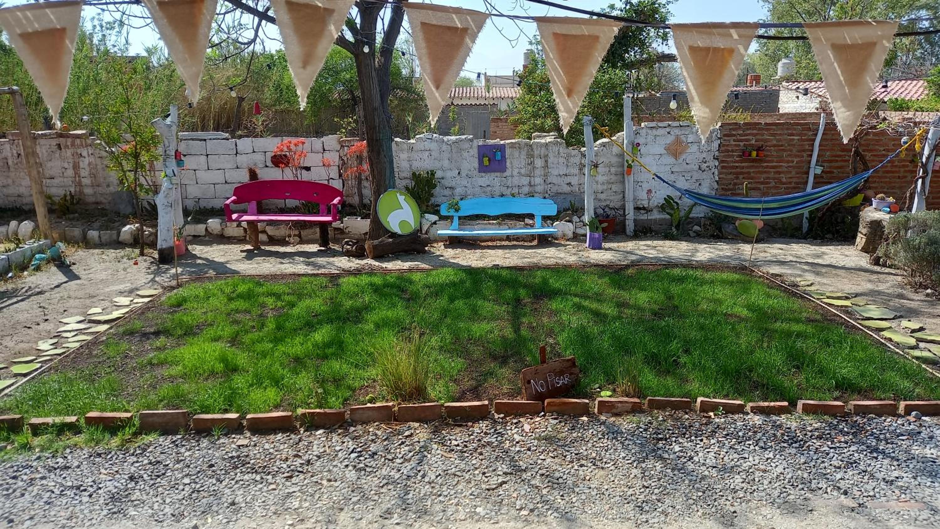 Huaka Hostel and Guest house