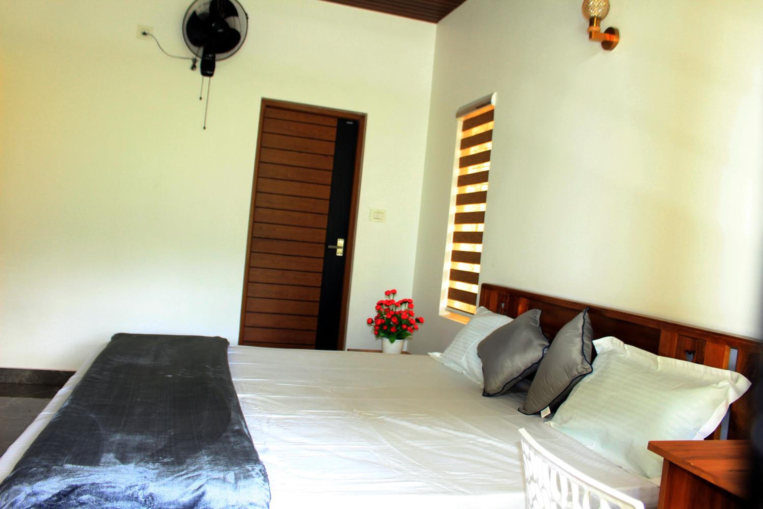 2BHK Homestay at Vagamon with Pool, Campfire and BBQ- Oakwood Oasis