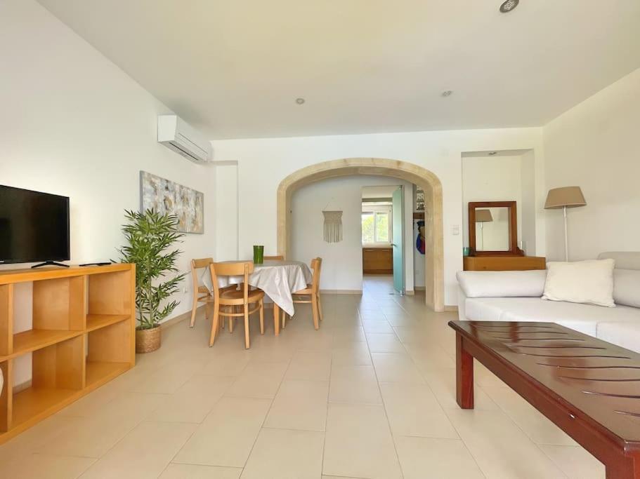 Aquamarina Apartment