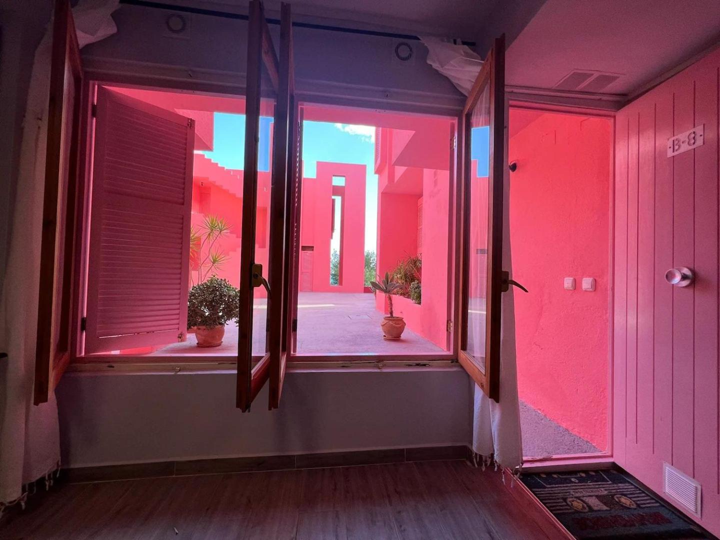 La Muralla Roja APARTAMENTO