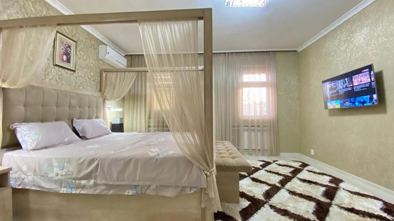 Oybek Apartment in the City Center view 2