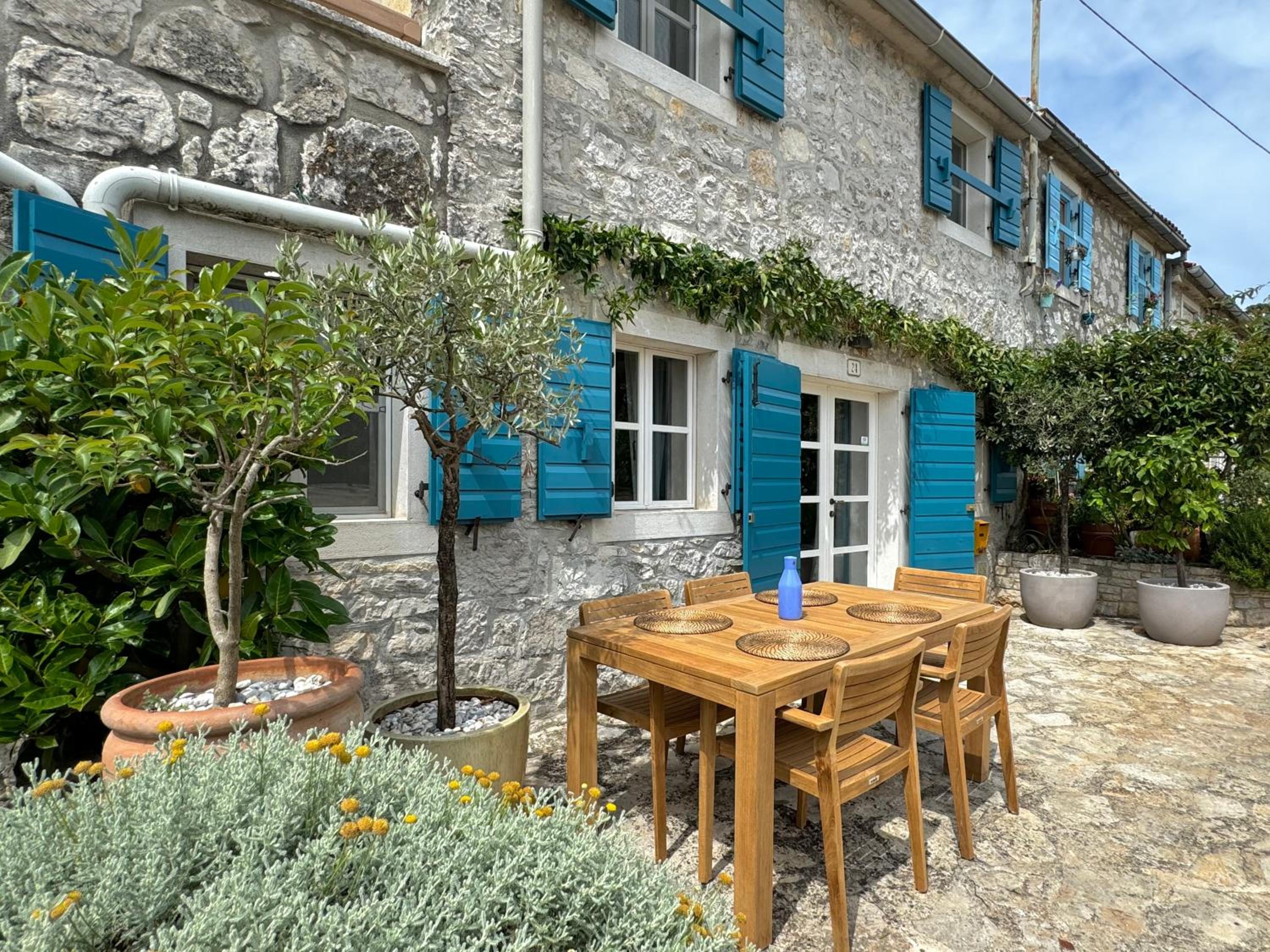 Stone House Orsera