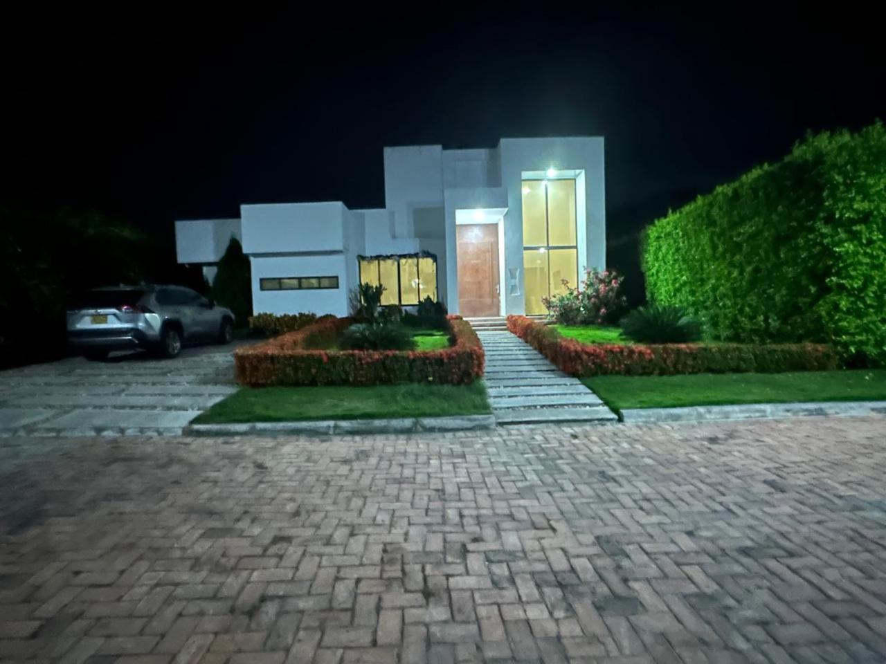 Casa Completa moderna y tranquila Vivis