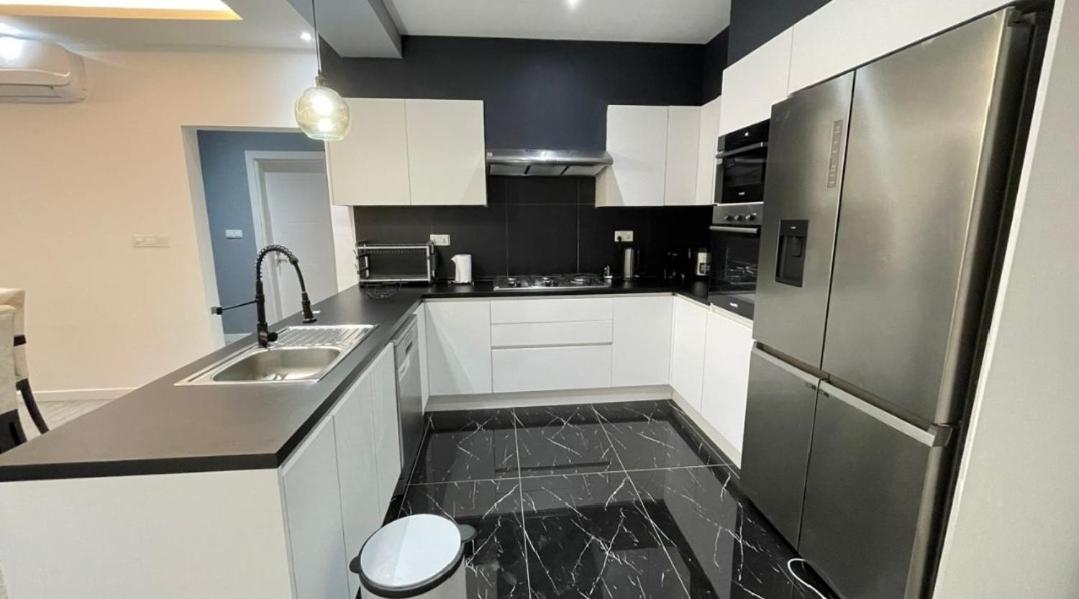 Premium apart avec billard et piscine