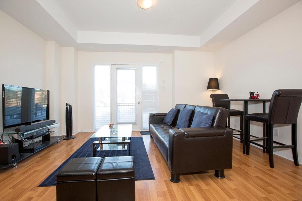 Entire House with Parking in Churchill Meadows