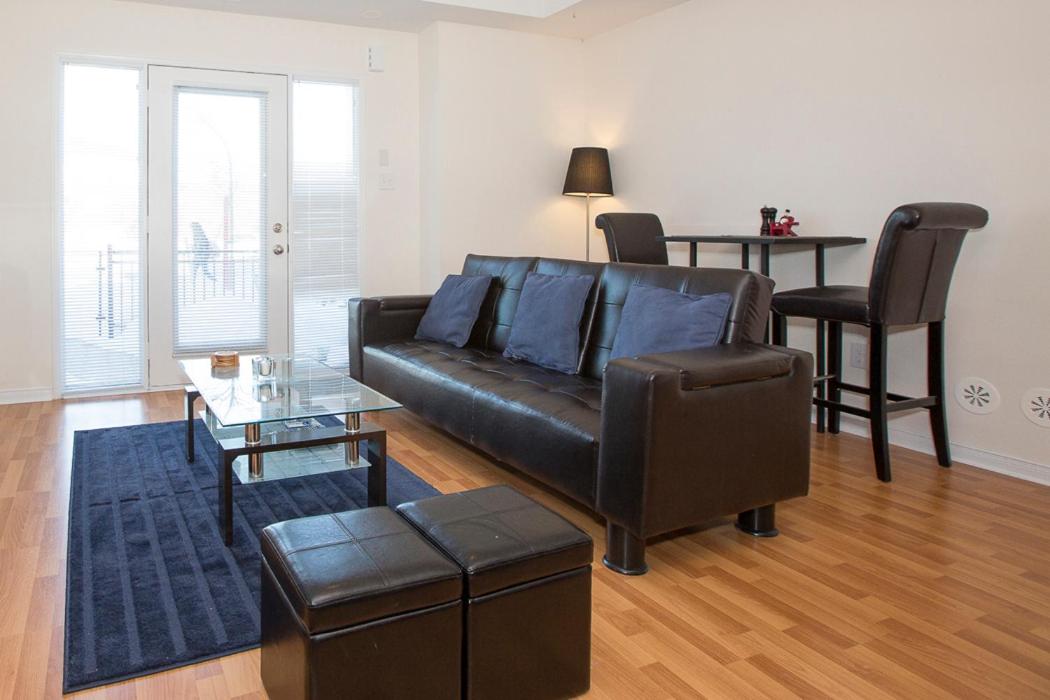 Entire House with Parking in Churchill Meadows
