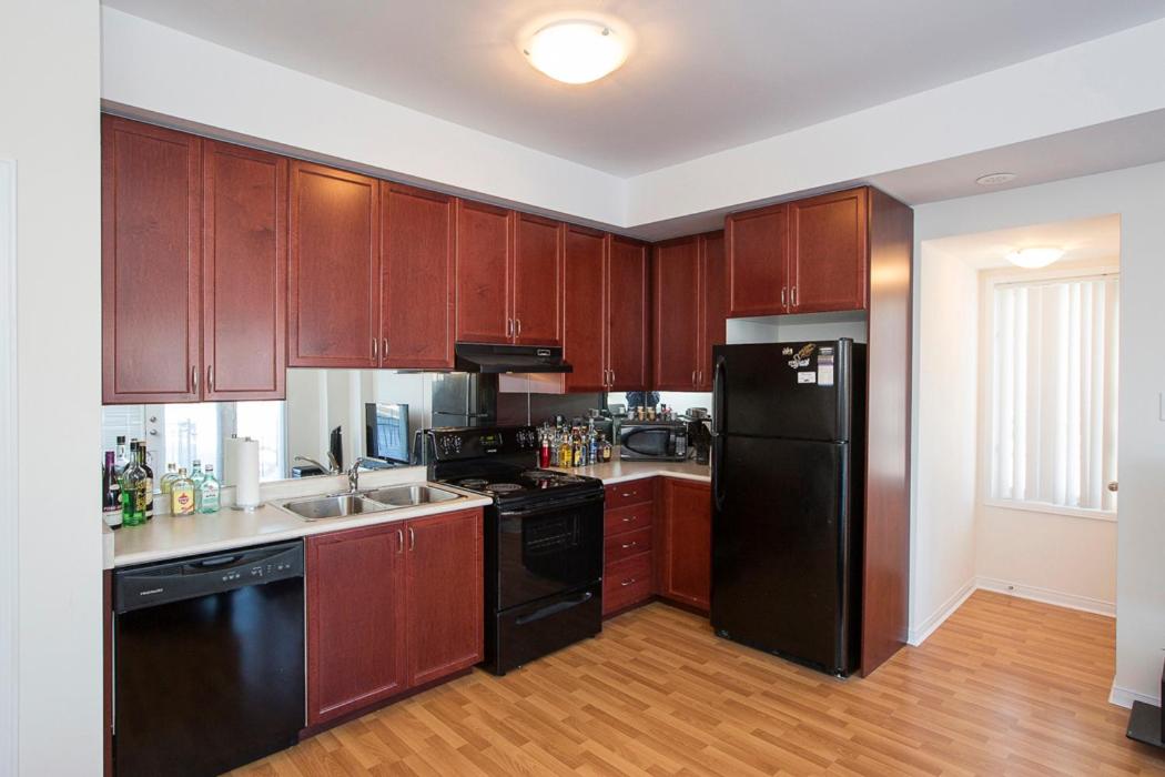 Entire House with Parking in Churchill Meadows