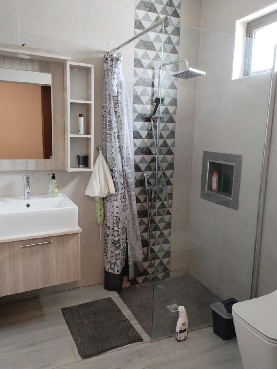 Newave Luxury Residence Appartement 08 view 5